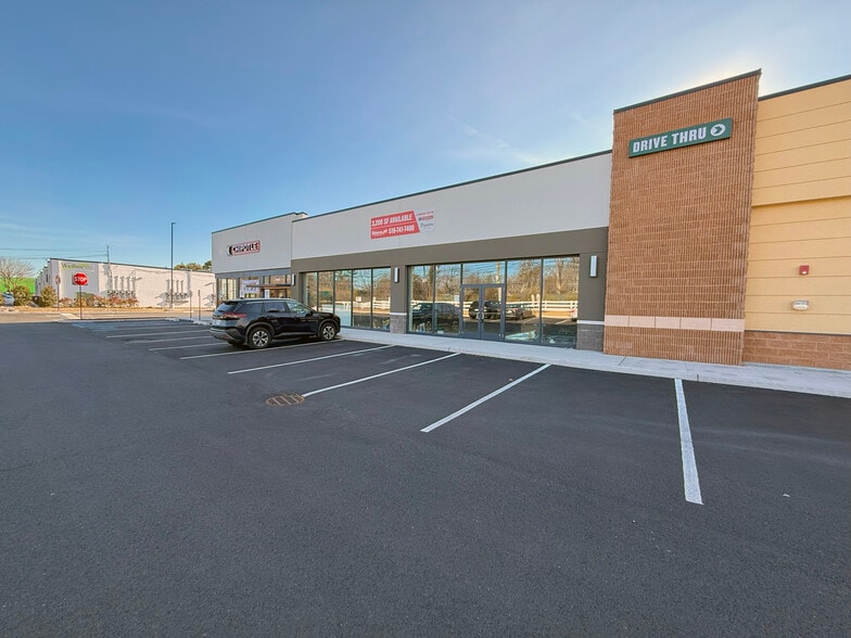 More Photos Of 1900 Veterans Memorial Hwy, Islandia General Retail For Lease