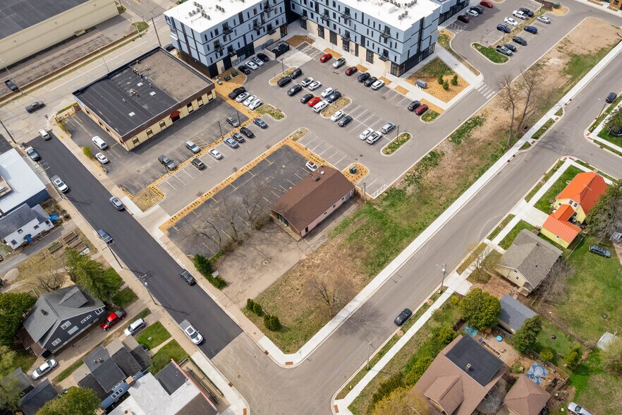 More Photos Of 1008 Union St, Stevens Point Flex For Sale