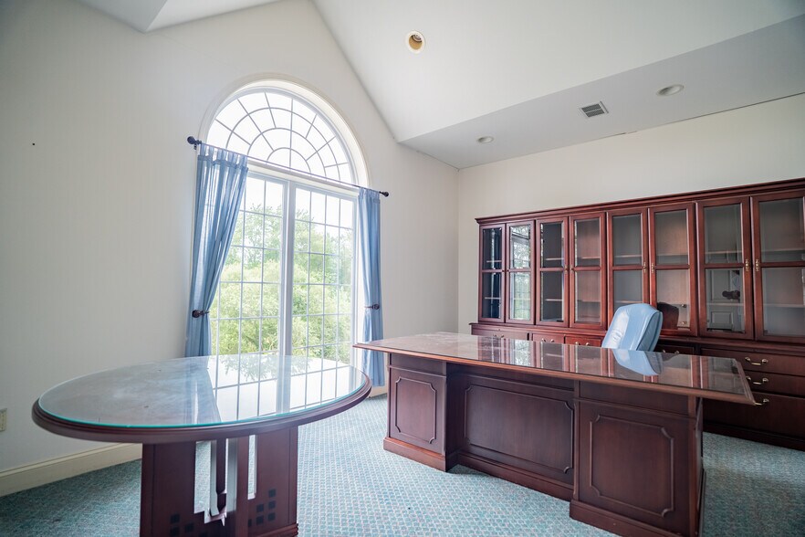 More Photos Of 6 Mary E Clark Dr, Hampstead Office For Sale