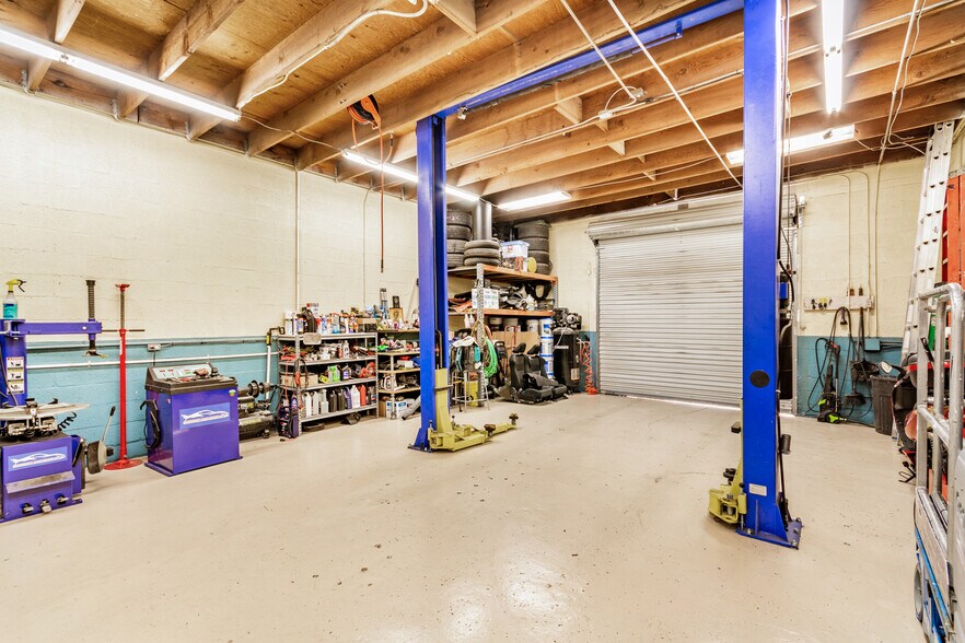 More Photos Of 4105 E University Dr, Phoenix Service For Lease