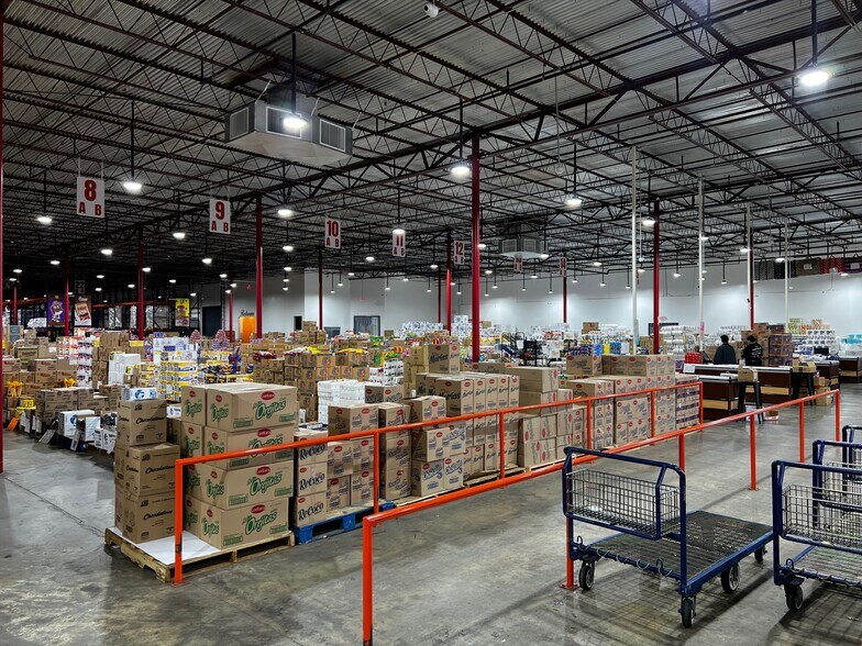 More Photos Of 7400 North Fwy, Houston Freestanding For Sale