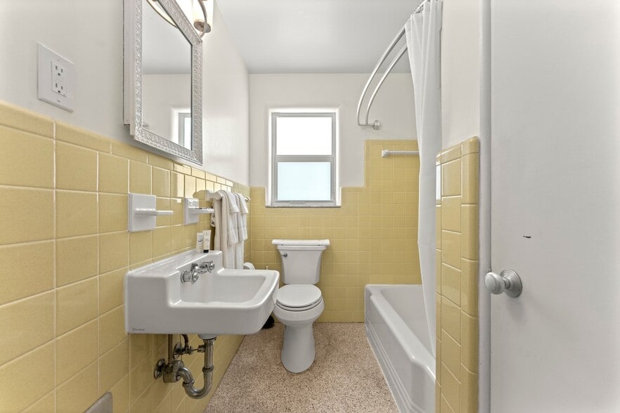 More Photos Of 1708 S Atlantic Ave, New Smyrna Beach Hotel For Sale