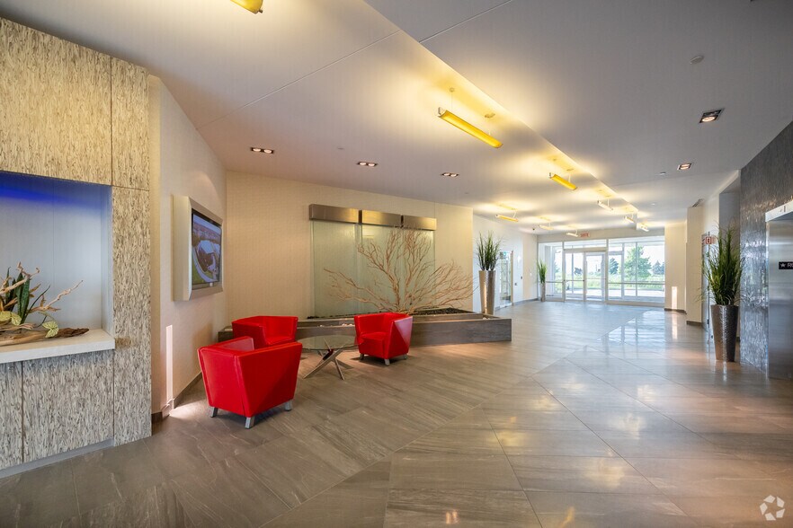 More Photos Of 2955 Rue Jules-Brillant, Laval Office For Lease