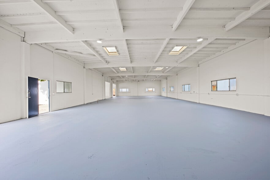 More Photos Of 985 Parker Ct, Santa Clara Warehouse For Lease