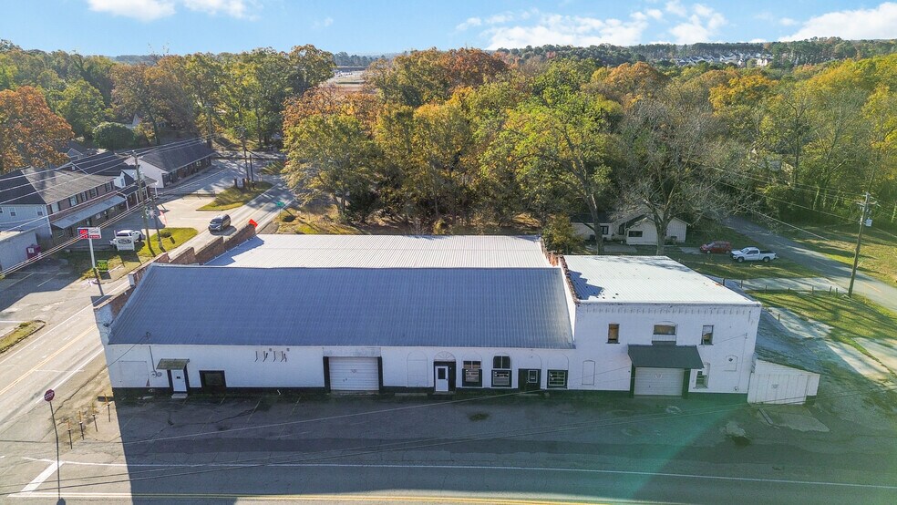 More Photos Of 21 W Broad St, Hoschton General Retail For Sale