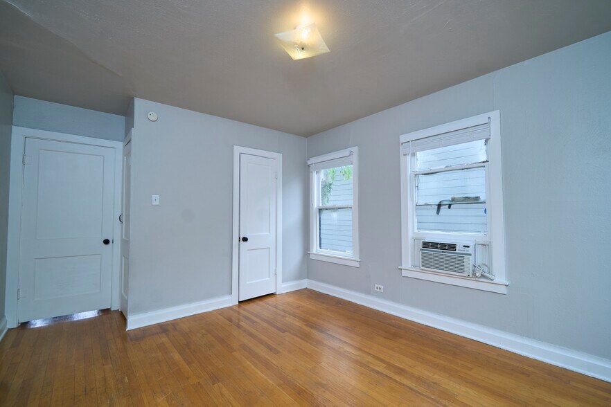 More Photos Of 218 Claremont Ave, San Antonio Multifamily For Sale