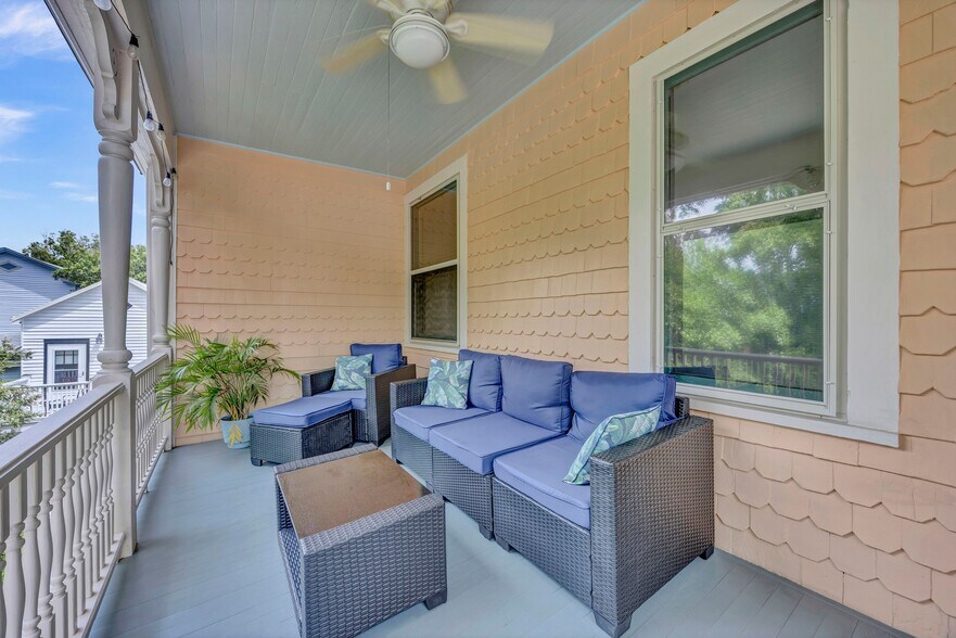 More Photos Of 412 S 3rd St, Wilmington Hospitality For Sale