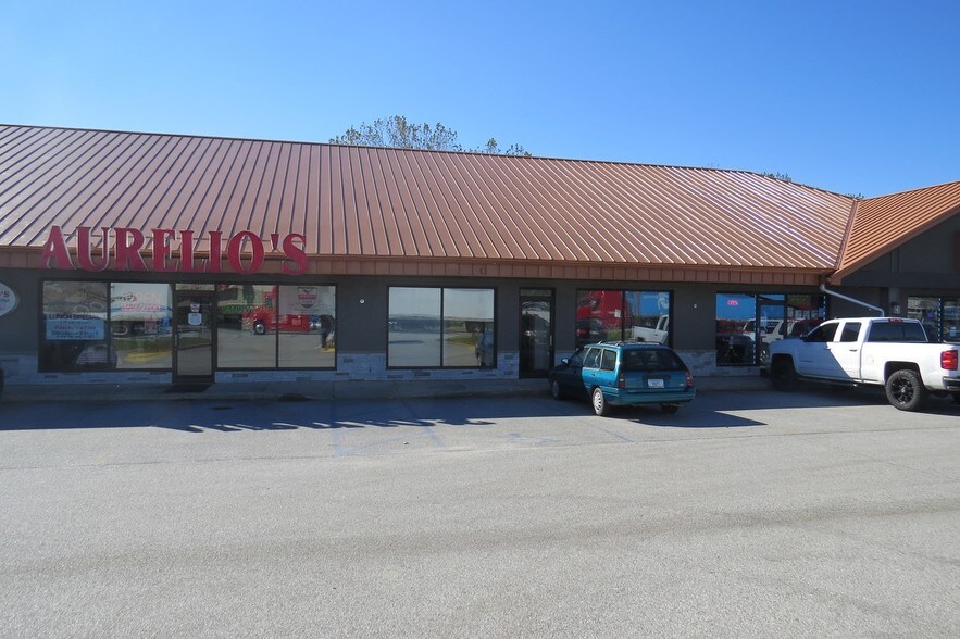 More Photos Of 265 Morthland Dr, Valparaiso Storefront Retail Office For Lease