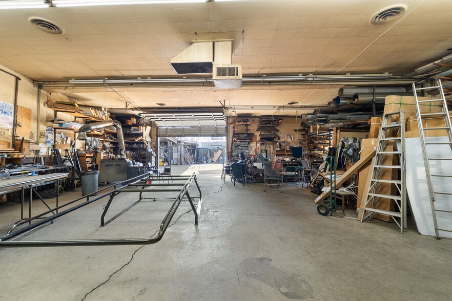 More Photos Of 8744 Sepulveda Blvd, North Hills General Retail For Sale