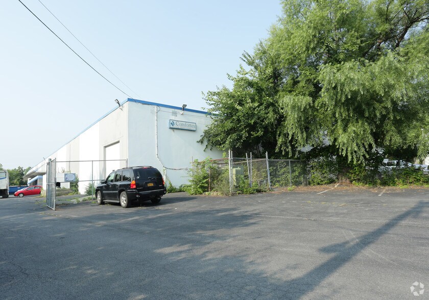 More Photos Of 1801 Avenue B, Watervliet Warehouse For Lease