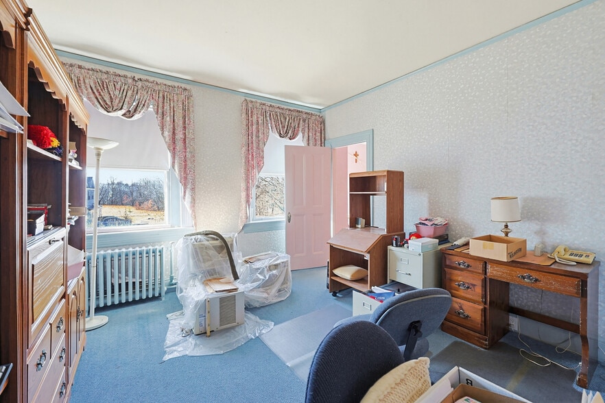 More Photos Of 1501 Lonsdale Ave, Lincoln General Retail For Sale