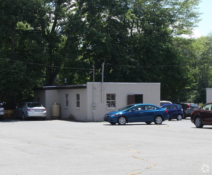 More Photos Of 377 Federal St, Greenfield Auto Dealership For Sale