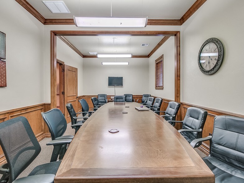 More Photos Of 1000 NW 139th Street Pky, Oklahoma City Office For Lease