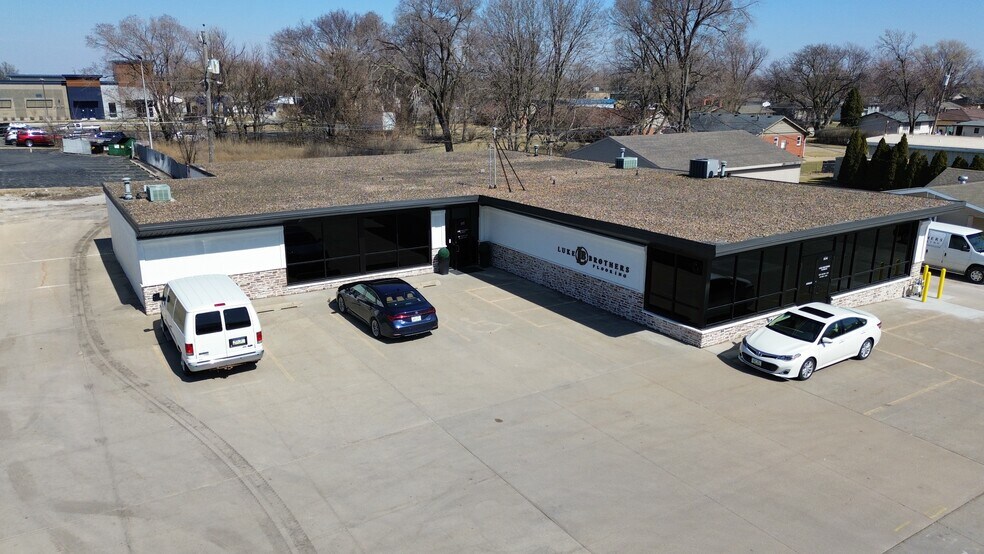 More Photos Of 102-108 SE 3rd St, Ankeny Freestanding For Sale