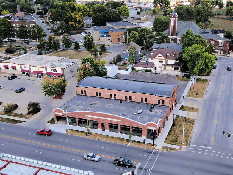 Primary Photo Of 425 Franklin St, Waterloo Flex For Lease