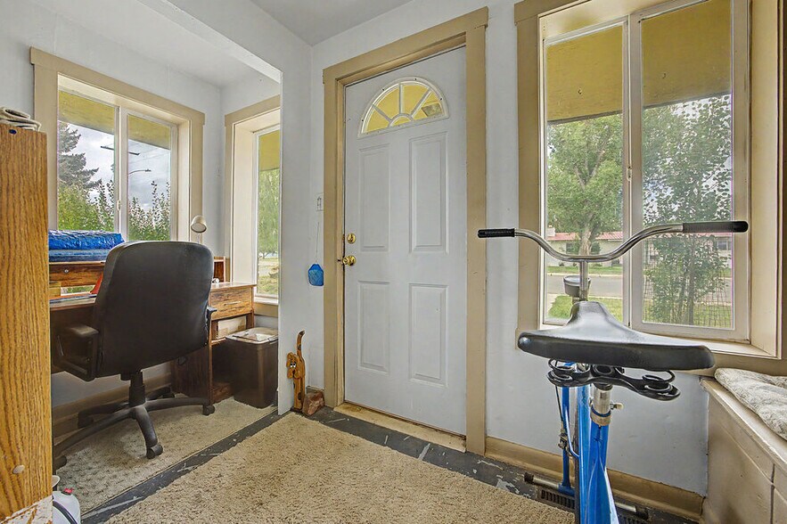 More Photos Of 630 W 6th St, Craig Apartments For Sale