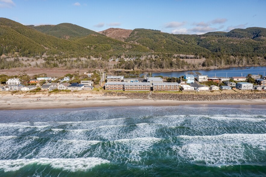 More Photos Of 101 NW 11th Ave, Rockaway Beach Hotel For Sale