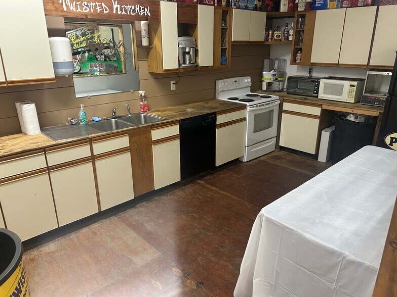 More Photos Of US Route 1 Atlantic Highway, Edgecomb Light Manufacturing For Sale