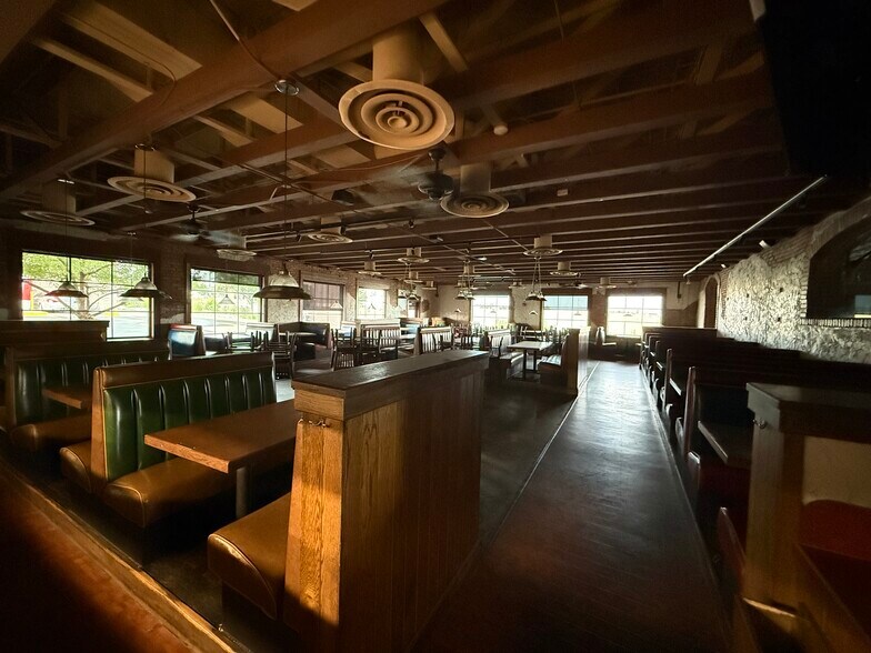 More Photos Of 6676 S Parker Rd, Aurora Restaurant For Sale