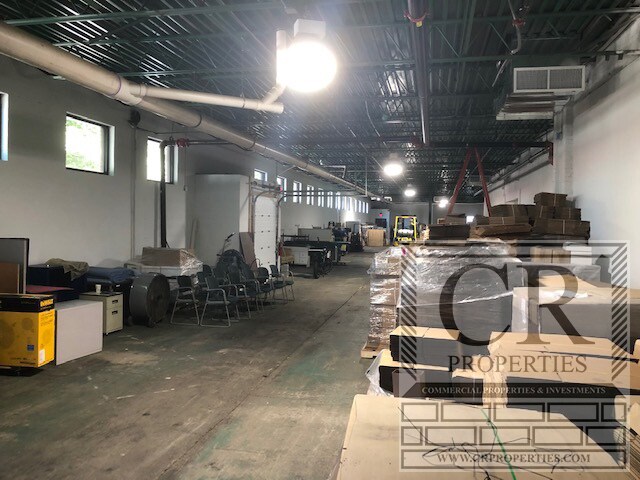 More Photos Of 195 Hudson St, Cornwall-on-Hudson Distribution For Lease