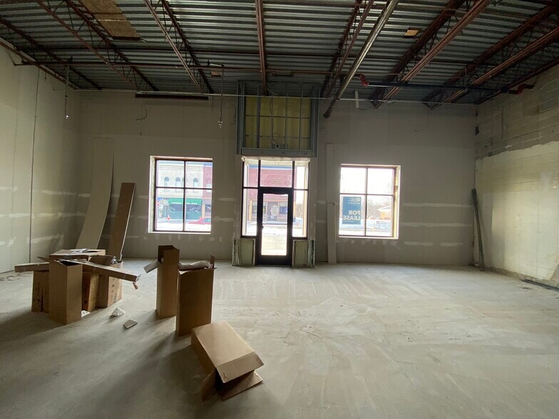 More Photos Of 101 S Main St, Le Sueur Storefront For Lease