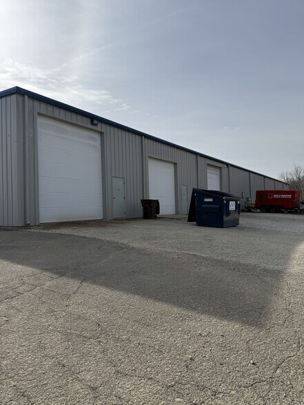 More Photos Of 69-71 Progress Ct, Moscow Mills Flex For Lease