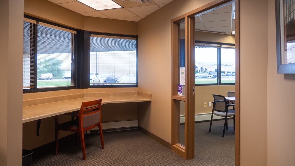 More Photos Of 3621 9th St NW, Rochester Warehouse For Lease