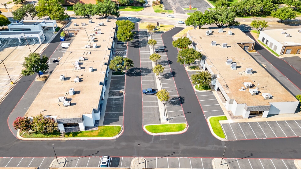 More Photos Of 4440-4460 Spring Valley Rd, Dallas Unknown For Lease