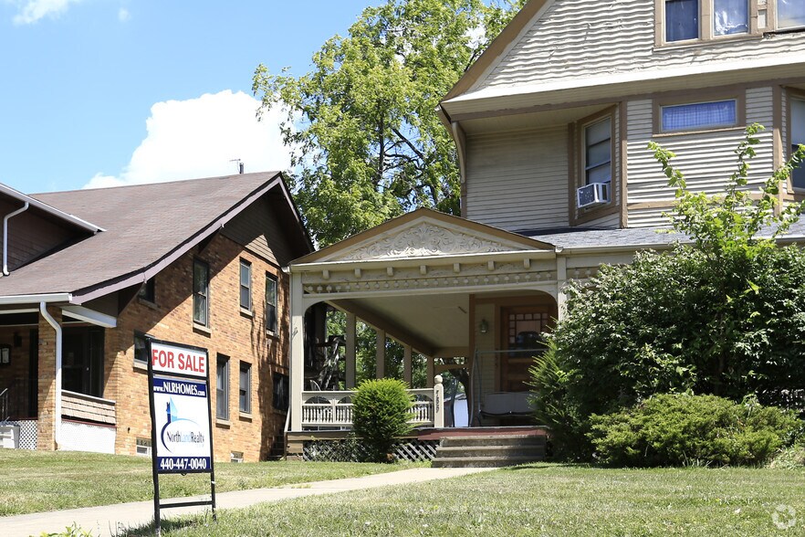 More Photos Of 755 Broadway Ave, Bedford Apartments For Sale