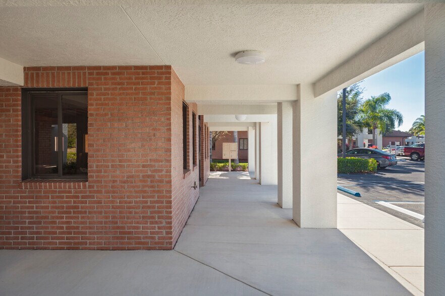 More Photos Of 10501 Six Mile Cypress Pky, Fort Myers Unknown For Lease