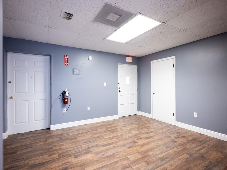 More Photos Of 1200 N Central Ave, Kissimmee Office For Lease