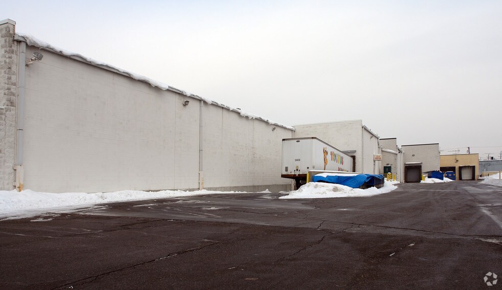 More Photos Of 32070 Gratiot Ave, Roseville Freestanding For Lease