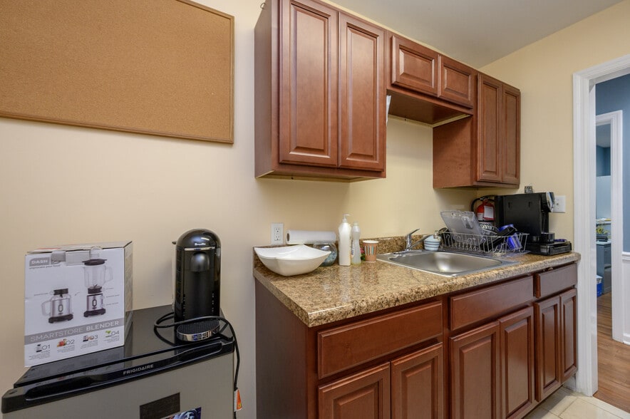 More Photos Of 438 Main St, Spotswood Medical For Sale