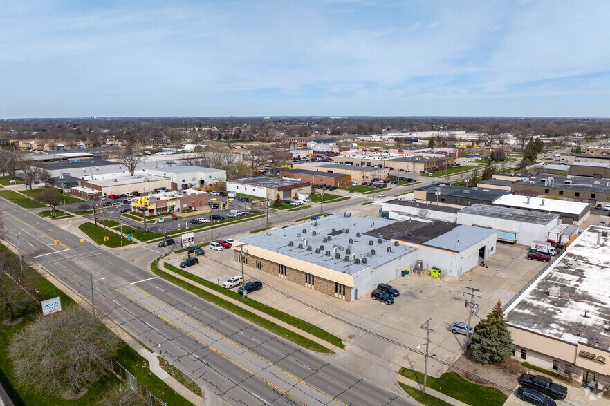 More Photos Of 15555-15651 E Twelve Mile Rd, Roseville Warehouse For Sale