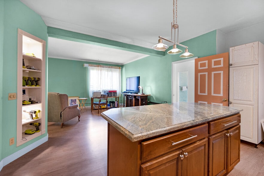 More Photos Of 2105 E Platte Ave, Colorado Springs Hotel For Sale