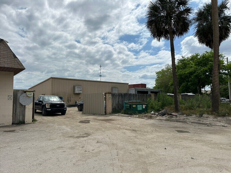More Photos Of 1101 Albright Rd, Sanford Industrial For Lease