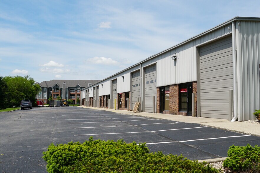 Primary Photo Of 6808 Hobson Valley Dr, Woodridge Warehouse For Lease