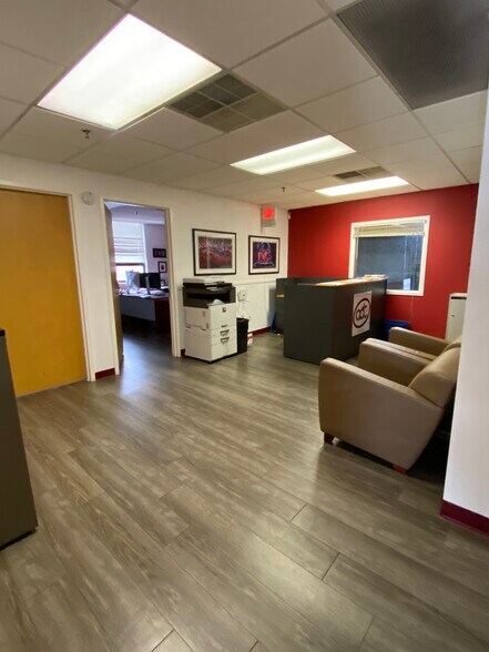 More Photos Of 108-122 John St, Hackensack Warehouse For Lease