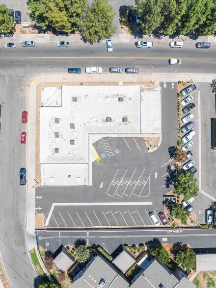 More Photos Of 1111 E Warner Ave, Fresno Medical For Lease