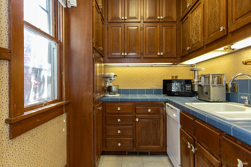 More Photos Of 139 SW I St, Grants Pass Specialty For Sale