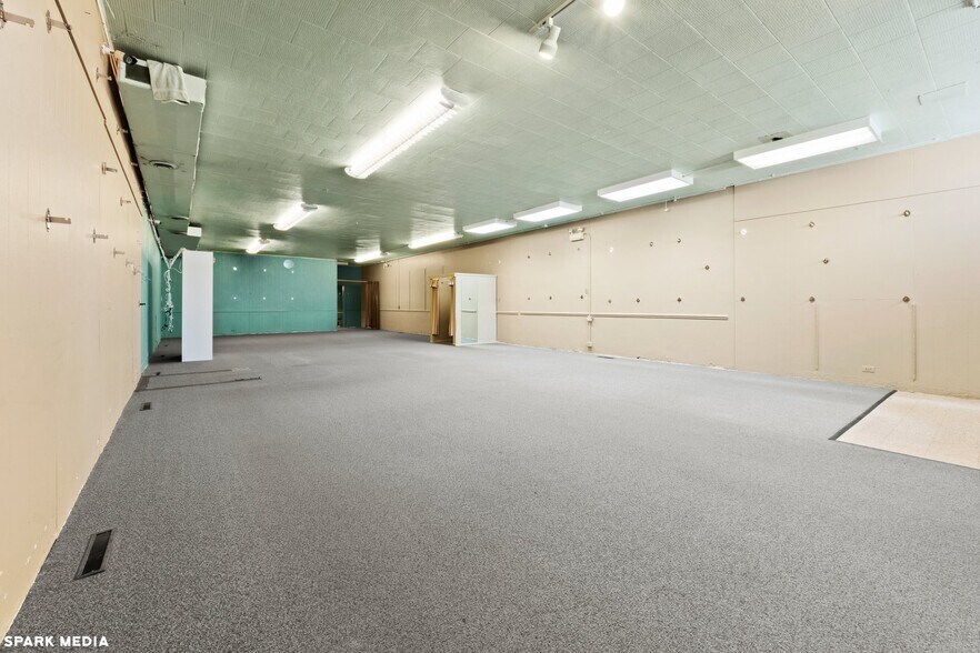 More Photos Of 4123-4125 Oakton St, Skokie Storefront For Sale
