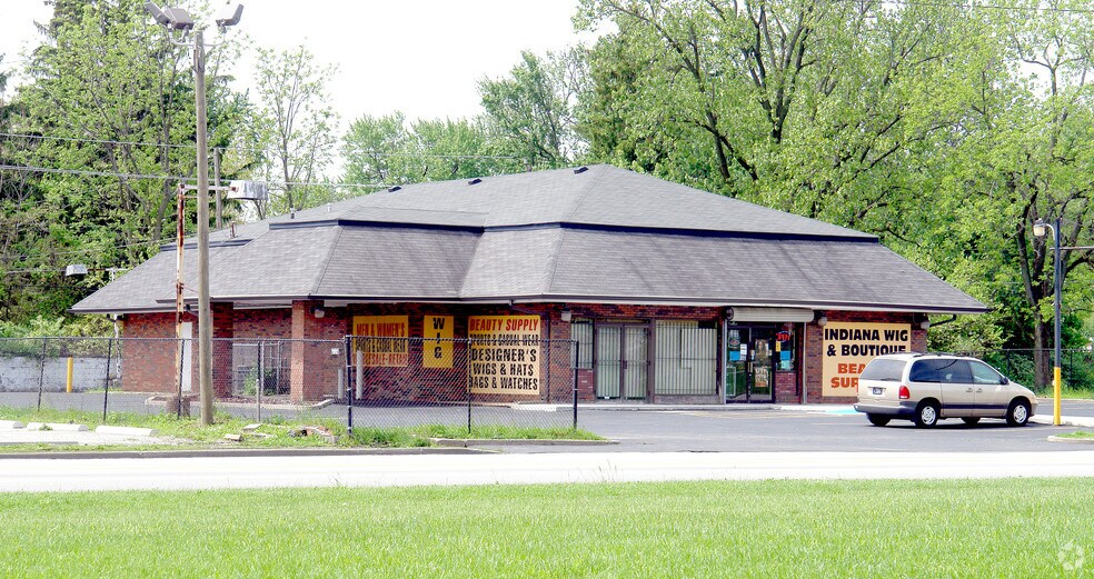 More Photos Of 5285 E 38th St, Indianapolis Storefront For Lease