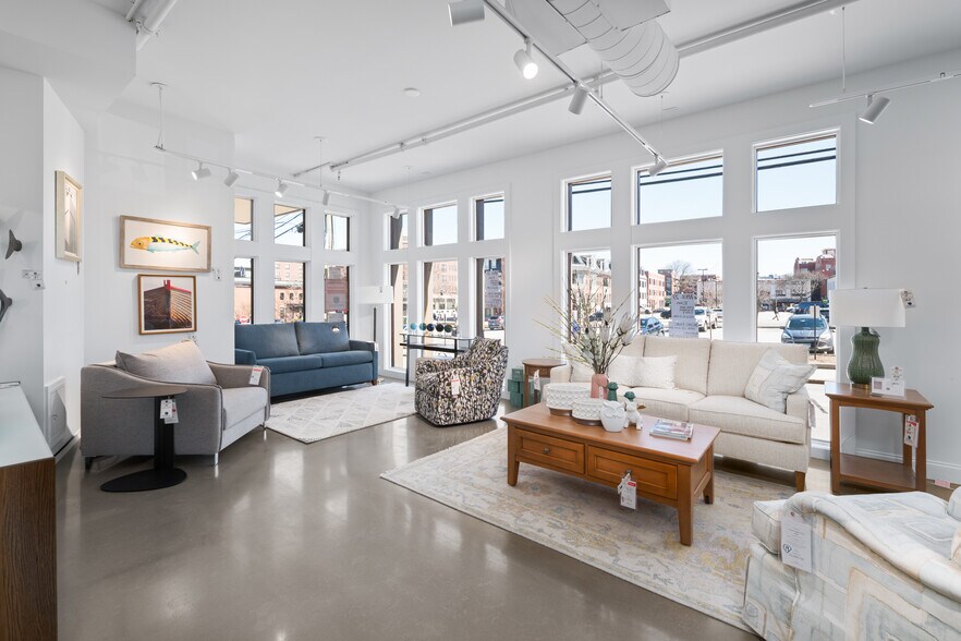More Photos Of 40 Bridge St, Portsmouth Storefront Retail Residential For Sale