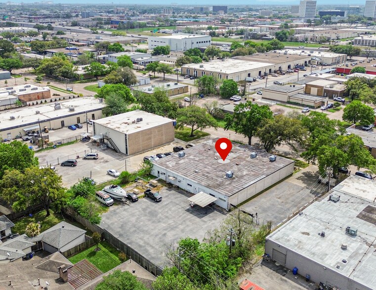 More Photos Of 8200 Westglen Dr, Houston Loft Creative Space For Lease