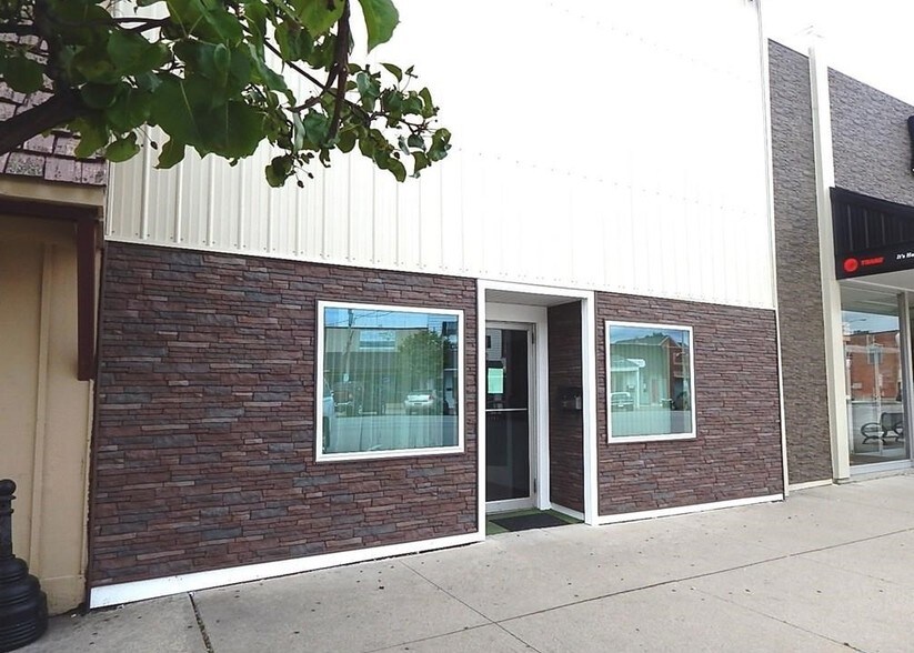 More Photos Of 125 N Fulton St, Wauseon General Retail For Sale