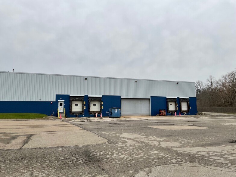 More Photos Of 427 Thacher Ln, Youngstown Warehouse For Lease