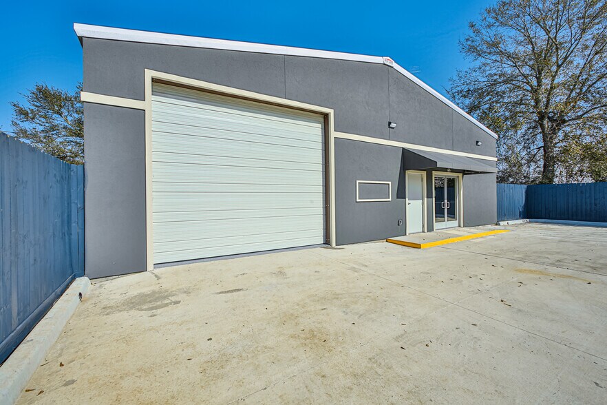 More Photos Of 4104 Dawn St, Houston Warehouse For Lease