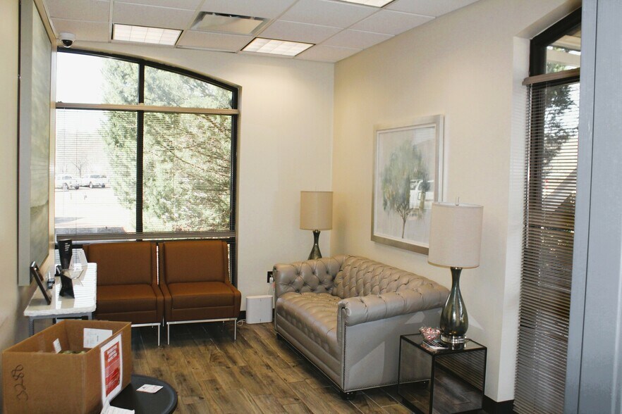 More Photos Of 601 Crescent Blvd, Madison Office For Lease