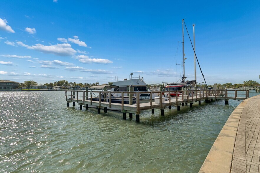 More Photos Of 2307 Bay Blvd, Indian Rocks Beach Apartments For Sale