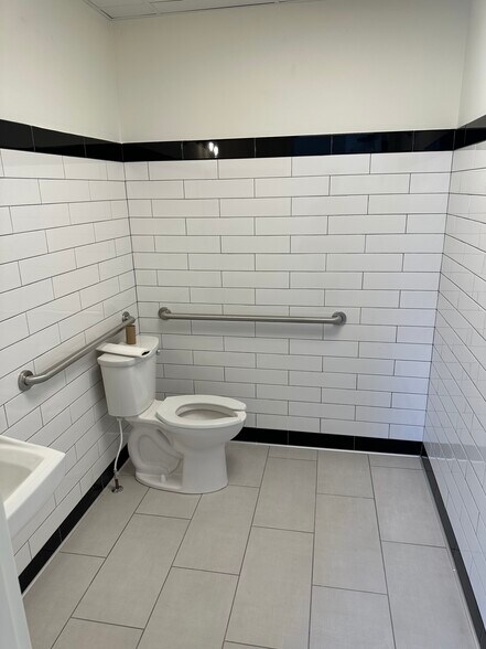 More Photos Of 2324 Marietta Rd NW, Atlanta Loft Creative Space For Lease